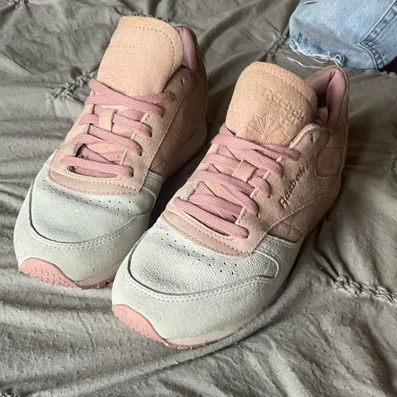 Pink suede reeboks outlet